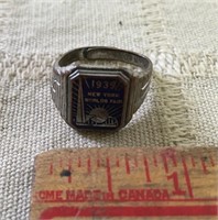COOL 1939 NY WORLDS FAIR RING