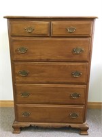 TOP QUALITY MAPLE CHEST OF DRAWERS- MINT