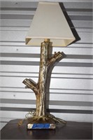 VERY NICE TREE TRUNK LAMP ! B-5