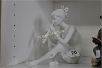 KAISER NUDE PORCELAIN STATUE PLAYING PIPES