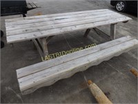 SOLID WOOD PICNIC TABLE