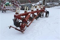 International 720 5-16bottom Plow Quick Hitch