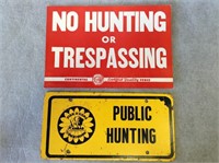 2pcs. Vintage No Trespassing & Hunting Signs