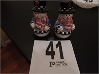 CERAMIC SNOWMAN SALT & PEPPER 4"