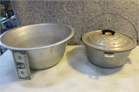 2 vintage Aluminum Pots Cooking & Wash