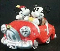 Mickey &Minnie salt &pepper in car