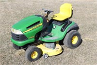 John Deere LA135 22hp 42in 2-Cylinder Lawn Tractor