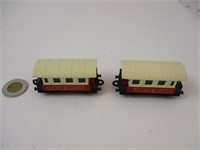 Deux wagons de voyageurs no 44 vintage