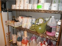 LOT OF CLEANING SUPPLIES