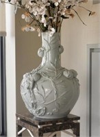 Fine and Very Large Blanc de Chine Vase