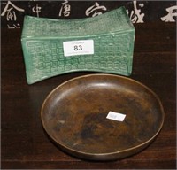 2 various items comprising of a green glazed