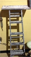 5 foot tall aluminum step ladder with large top