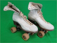 Vintage white Leather Ladies Shoe Skates