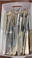 Lot of 109 banquet knife