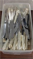Lot of 101 banquet knife