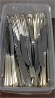 Lot of 87 banquet knife