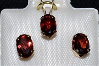 10KT  Yellow Gold Garnet Earring & Pendant Set