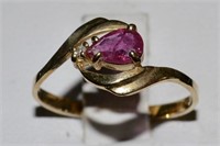 10KT Yellow Gold Ruby & Diamond Ring