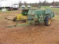 John Deere 337 Sq baler