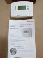 Honeywell Programmable Thermostat in Box  RTH221B