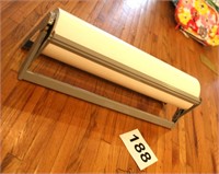 Roll 24" wrapping paper + stand/cutter