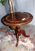 Triple leg occasional table