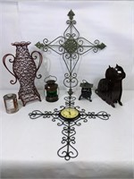 Décorations en métal: bougeoirs, lanterne, horloge