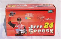 JEFF GORDON SIGNATURE SERIES TOY CAR 1:24 SCALE