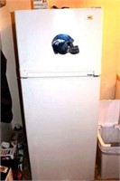 NICE CLEAN SMALLER REFRIGERATOR/FREEZER