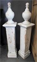 Finial top architectural columns