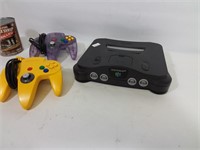 Console Nintendo 64 et 2 manettes