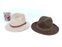 2 chapeaux: Lee Genuine en suède + Holt Renfrew