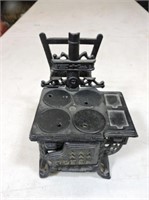 Miniature cast Queen cook stove