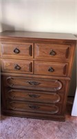 Five drawer chest matches Lot 120