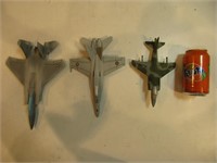 Lot de 3 avions de guerre en plastique