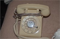 VINTAGE ROTARY DIAL AT&T TELEPHONE
