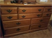 10 drawer dresser, with mirror