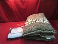 Queen Size Comforter, Sheets, Pillow Cases