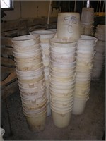 100 Plastic Calf Pails