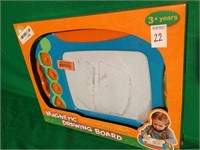 MAGNETIC DRAWING BOARD-CLASSIC DOODLER