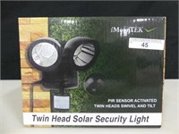 iMounTEK TWIN HEAD SOLAR SECURITY LIGHT