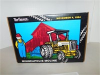 Minneapolis Moline G750 Toy Farmer