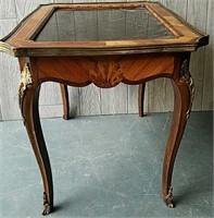 FRENCH STYLE SIDE TABLE WITH ORNATE EMBELLISHMENT