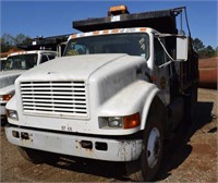 2001 INTERNATIONAL 4900 DT 466E DUMP TRUCK