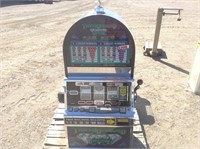 Triple Diamond Deluxe Slot Machine
