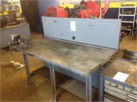 Metal workbench with Heavy Duty Vice