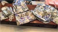 Floral tablecloths, napkins & napkin rings