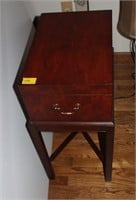 ETHAN ALLEN LIFT TOP END TABLE 25  1/2 INCHES