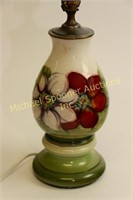 MOORCROFT POTTERY "ANEMONE" PATTERN TABLE LAMP