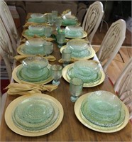 9 Place Setting Bubble Glass Dishes, Chargers